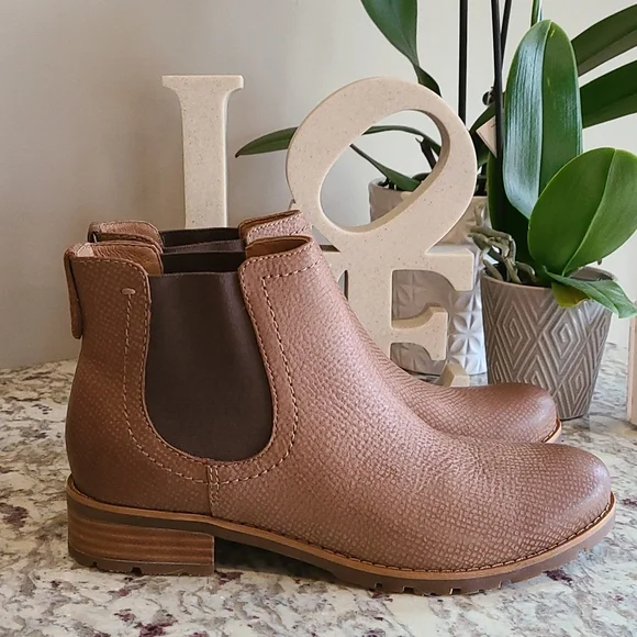 NWT Sofft Leather Boots - Picture 1 of 7